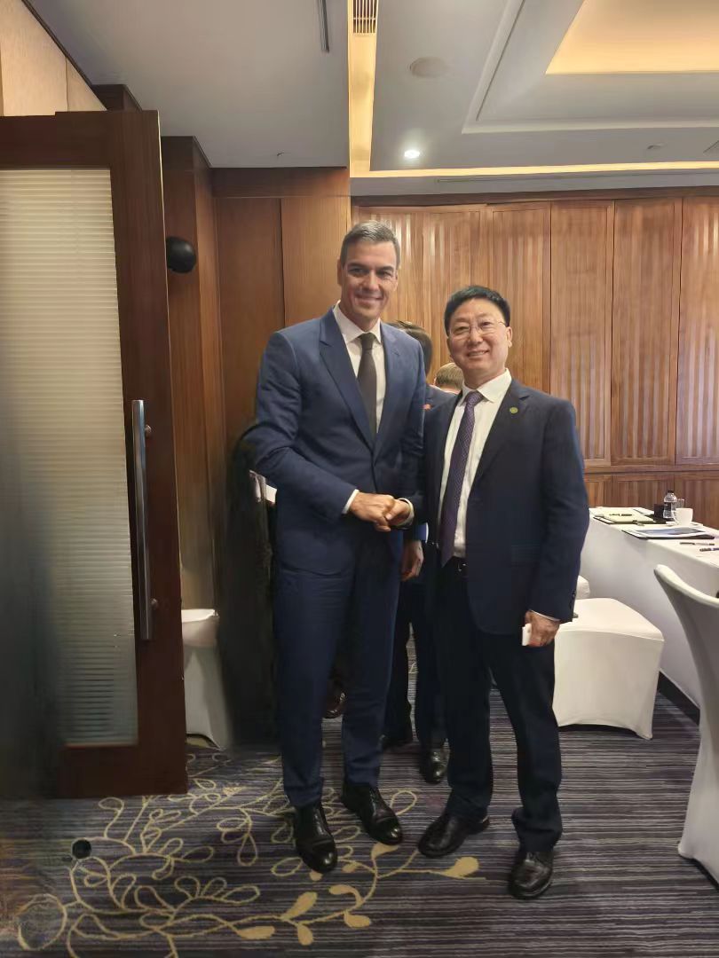  Fu Bingfeng, Executive Vice President and Secretary General of China Association of Automobile Manufacturers, met with Prime Minister Sanchez of Spain in Beijing